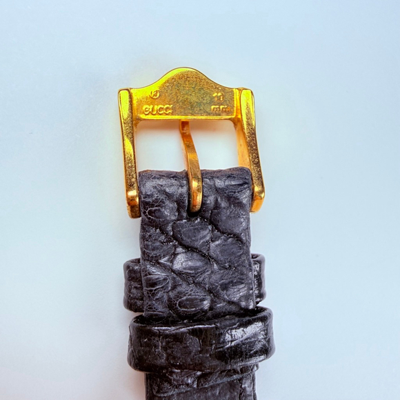 GUCCI Ladies 18K Gold Plated 4500L Swiss Watch VTG Box Papers Receipt BNIB 90's - Picture 6 of 13